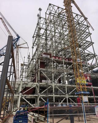 শক্তিশালী ইস্পাত ভবন ধাতব কাঠামো কাঠামো গুদাম স্ব-সংরক্ষণ ইস্পাত ভবন